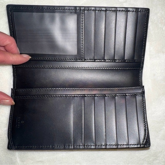 Gucci Black GG Embossed Wallet - Picture 3 of 6